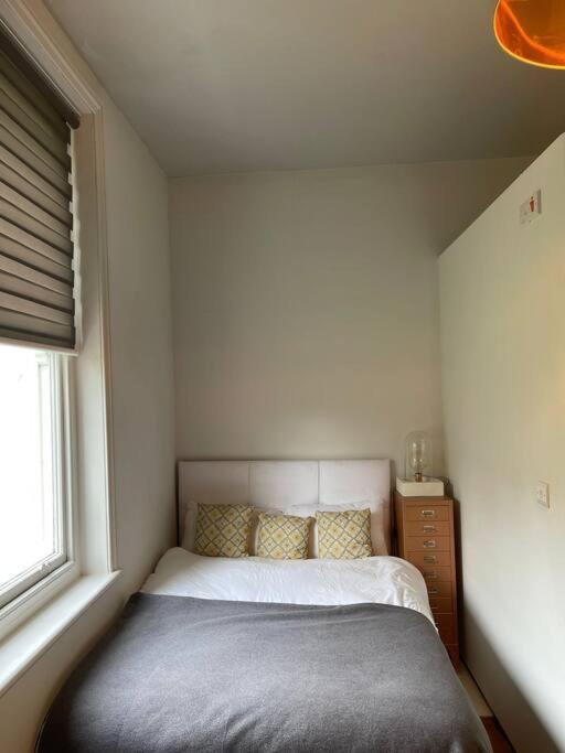 Апартаменты 4 Quiet Compact Studio With Garden View - Best Location - Comfortable - Quiet Брайтонн Экстерьер фото
